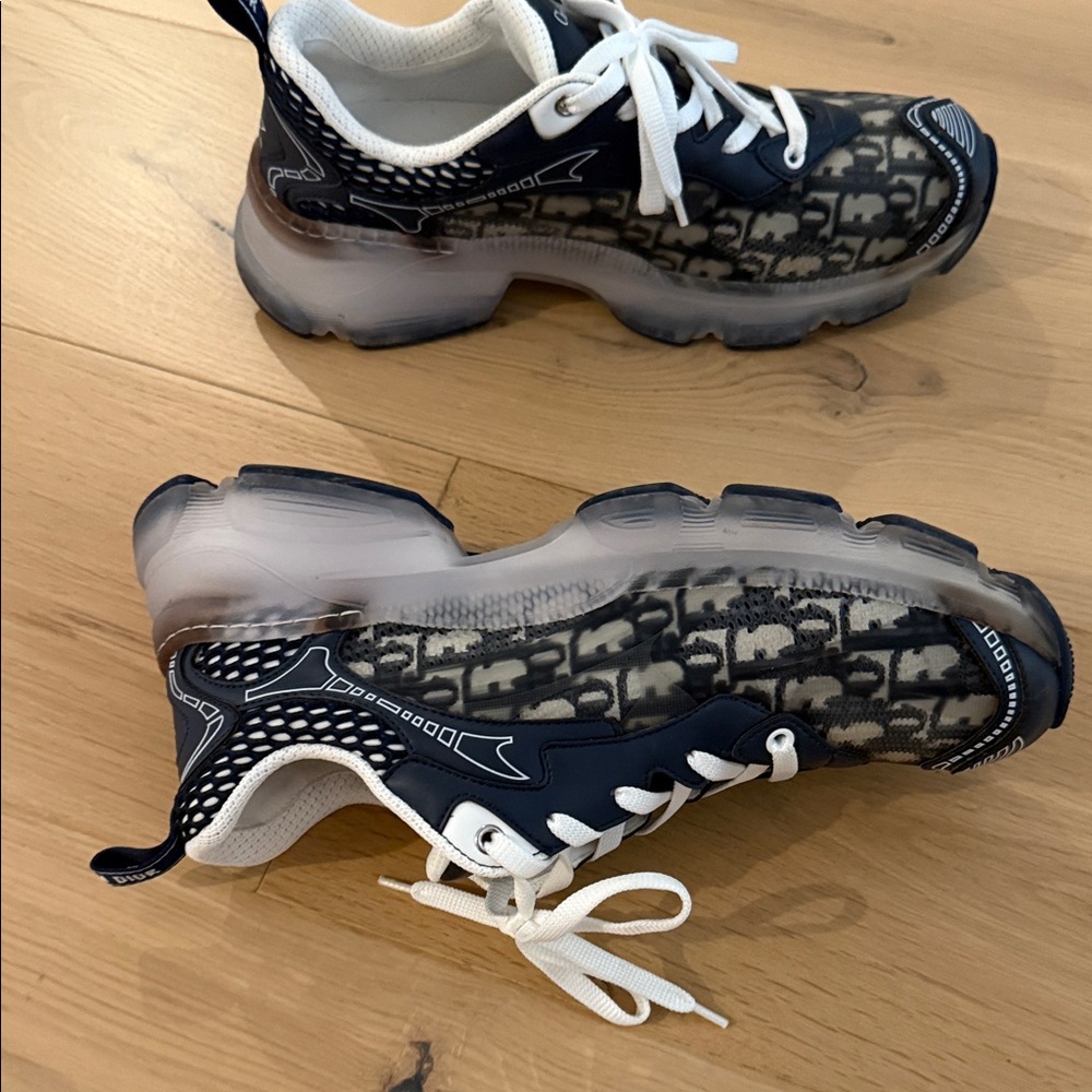 Dior woman’s Blue and White Patterned Sneakers - Picture 5 of 14